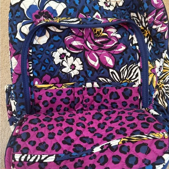 Vera Bradley African Violet Campus Backpack Retired Excellent Condition - Picture 4 of 7